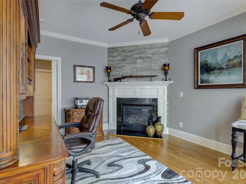 11404 Fernside Drive, Charlotte, NC 28227.  MLS# CAR4392789, YatesRealty ID 31896. 