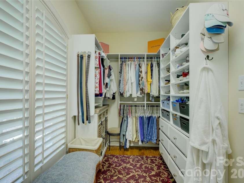 11404 Fernside Drive, Charlotte, NC 28227.  MLS# CAR4392789, YatesRealty ID 31896. 