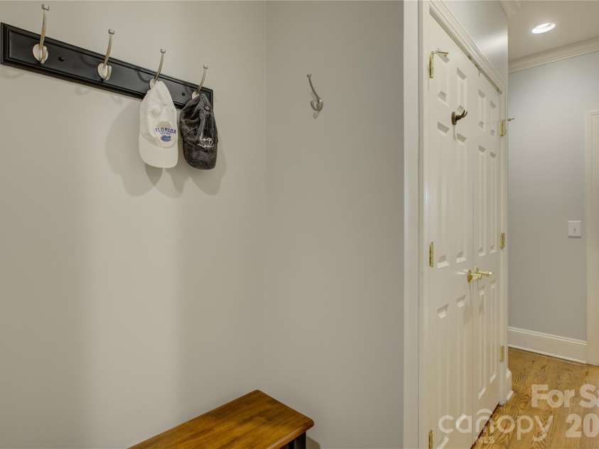 11404 Fernside Drive, Charlotte, NC 28227.  MLS# CAR4392789, YatesRealty ID 31896. 
