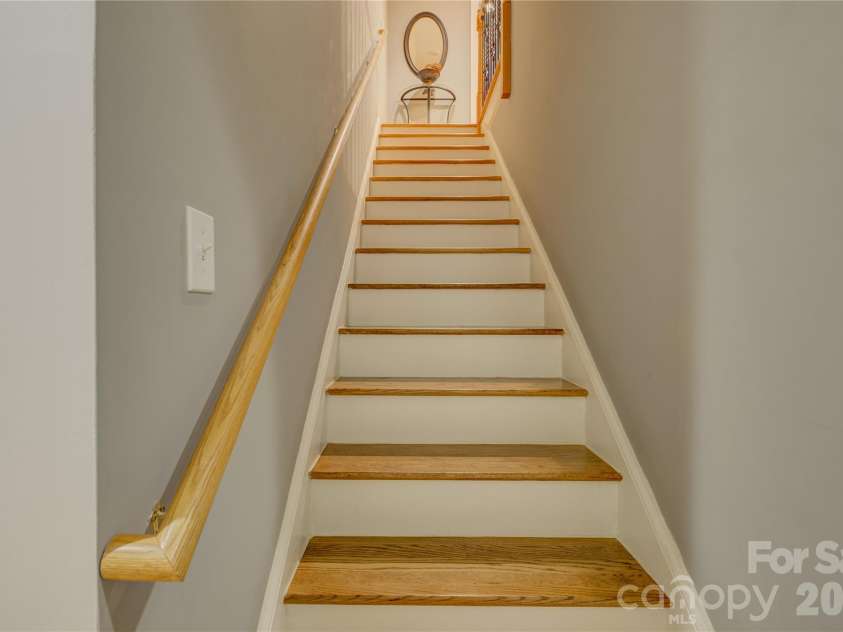 11404 Fernside Drive, Charlotte, NC 28227.  MLS# CAR4392789, YatesRealty ID 31896. 