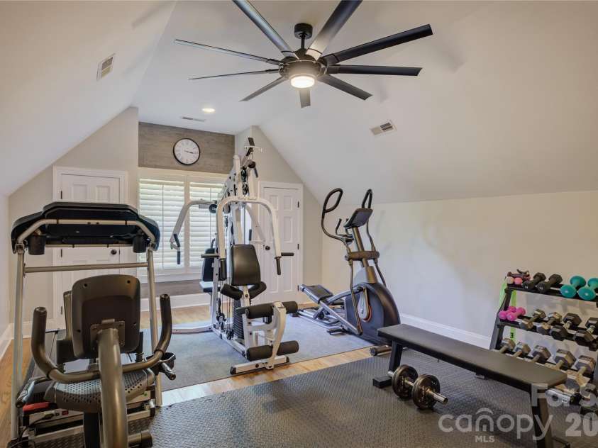 11404 Fernside Drive, Charlotte, NC 28227.  MLS# CAR4392789, YatesRealty ID 31896. 