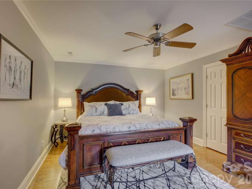 11404 Fernside Drive, Charlotte, NC 28227.  MLS# CAR4392789, YatesRealty ID 31896. 