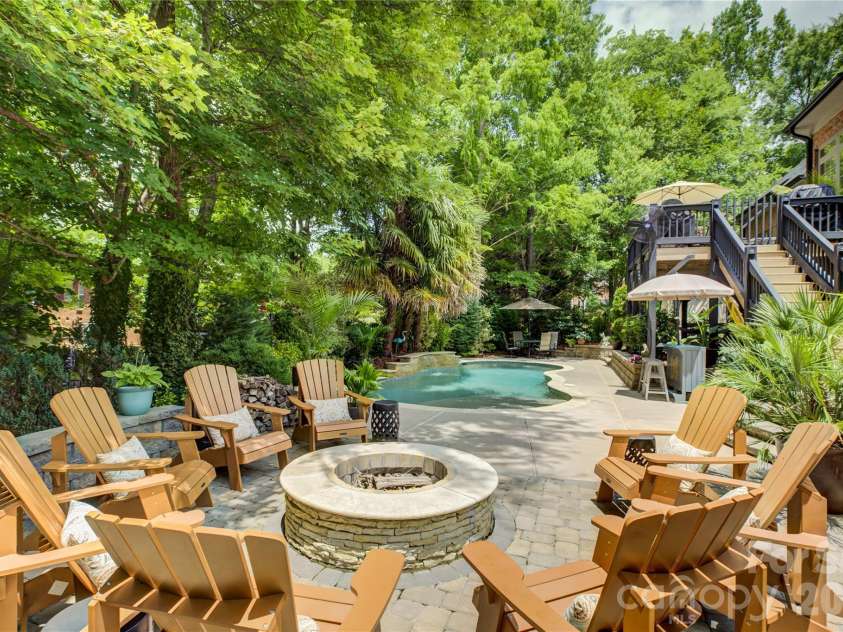 11404 Fernside Drive, Charlotte, NC 28227.  MLS# CAR4392789, YatesRealty ID 31896. 
