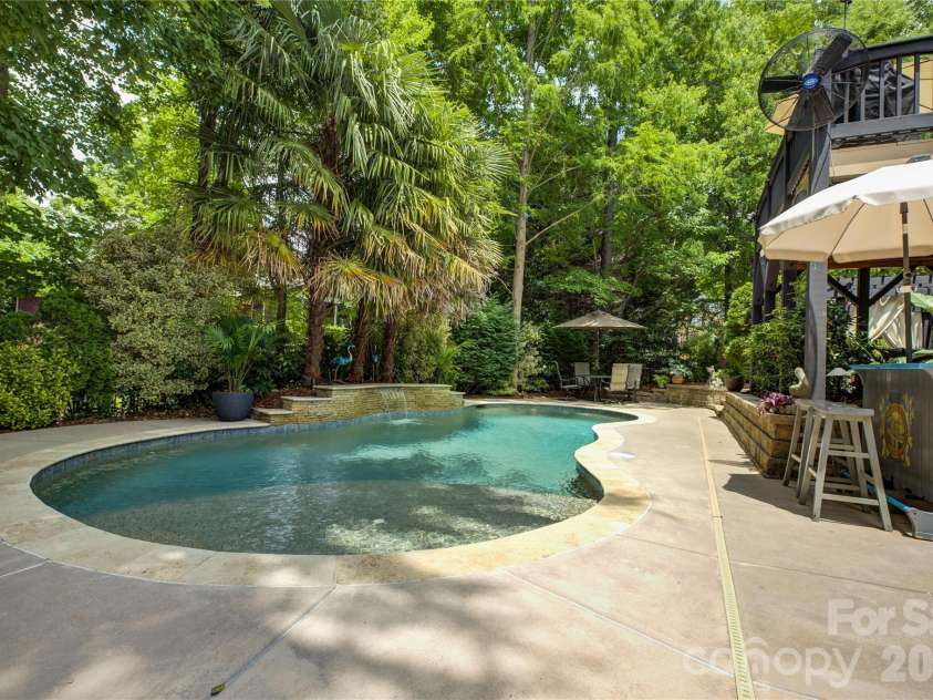11404 Fernside Drive, Charlotte, NC 28227.  MLS# CAR4392789, YatesRealty ID 31896. 