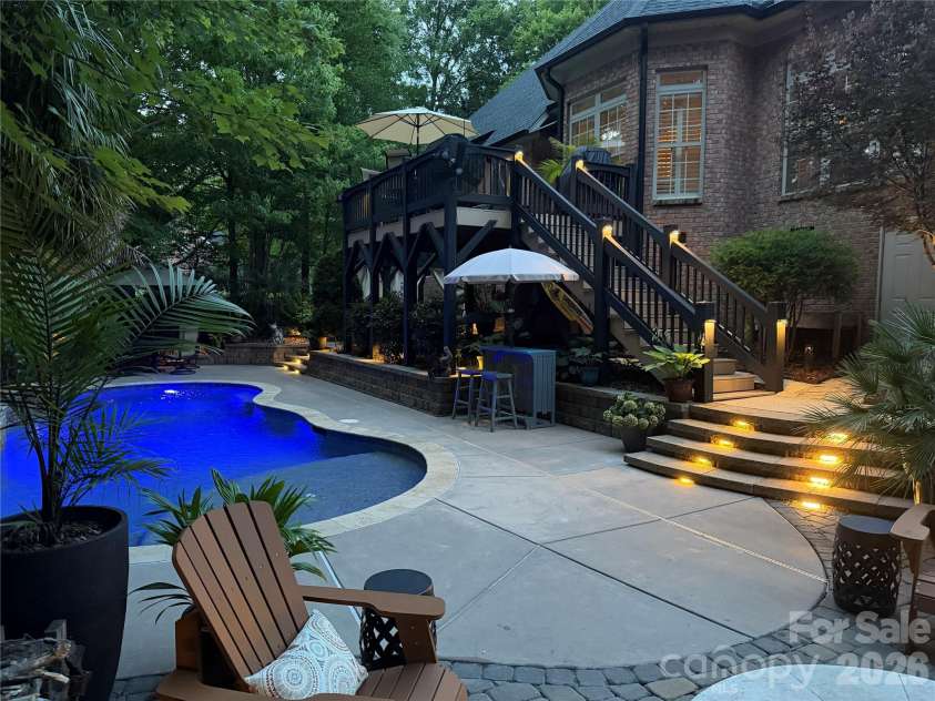 11404 Fernside Drive, Charlotte, NC 28227.  MLS# CAR4392789, YatesRealty ID 31896. 