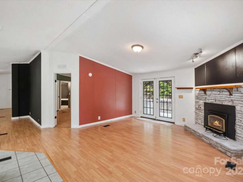 299 Foxtail Heights Drive, Marion, NC 28752.  MLS# CAR4289478, YatesRealty ID 31896. 