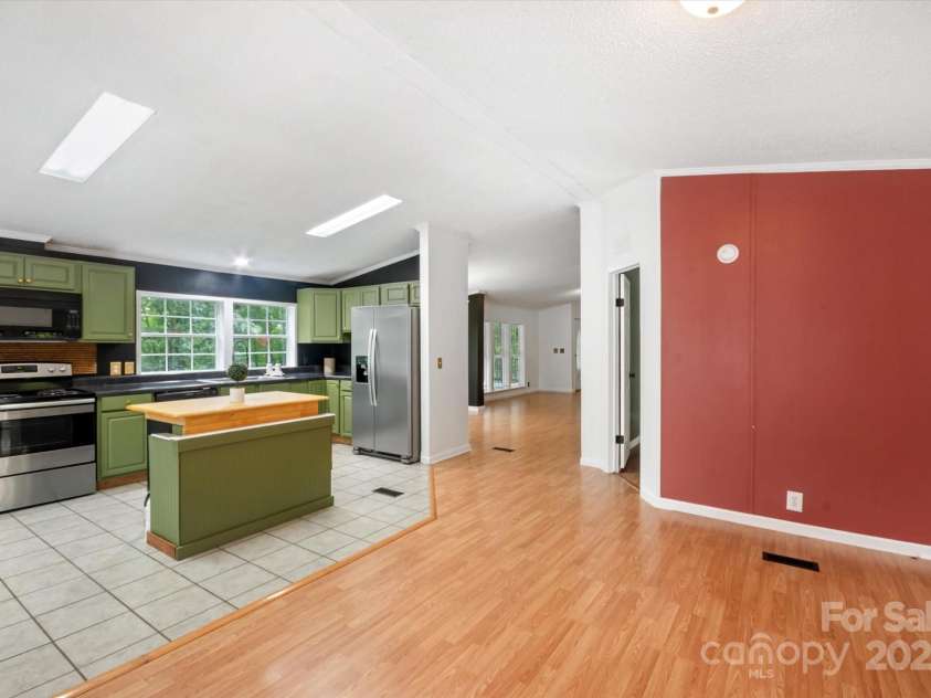 299 Foxtail Heights Drive, Marion, NC 28752.  MLS# CAR4289478, YatesRealty ID 31896. 