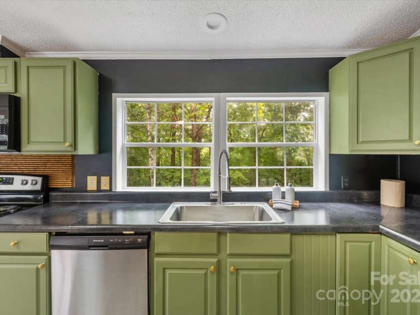 299 Foxtail Heights Drive, Marion, NC 28752.  MLS# CAR4289478, YatesRealty ID 31896. 