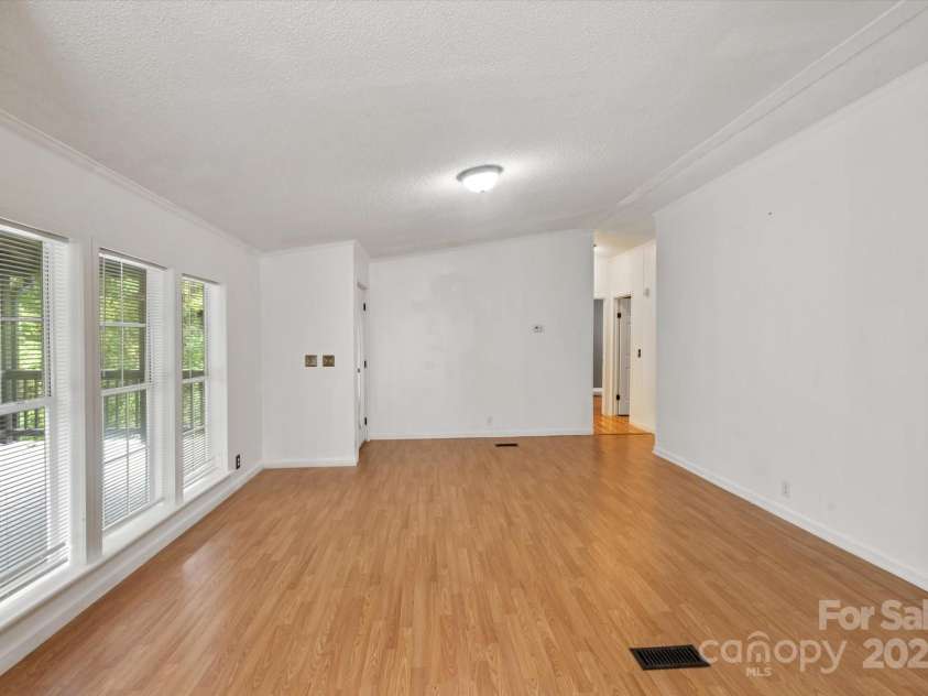 299 Foxtail Heights Drive, Marion, NC 28752.  MLS# CAR4289478, YatesRealty ID 31896. 