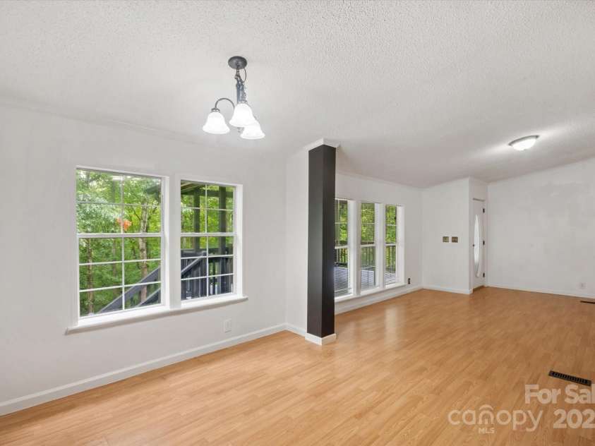 299 Foxtail Heights Drive, Marion, NC 28752.  MLS# CAR4289478, YatesRealty ID 31896. 