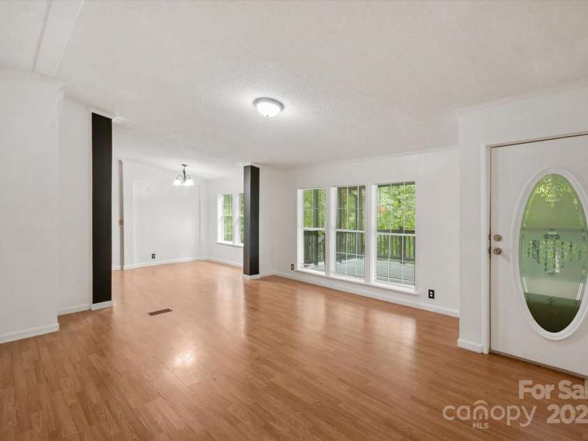 299 Foxtail Heights Drive, Marion, NC 28752.  MLS# CAR4289478, YatesRealty ID 31896. 