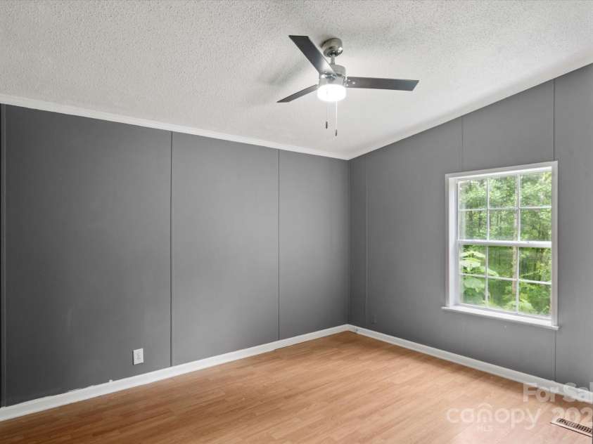 299 Foxtail Heights Drive, Marion, NC 28752.  MLS# CAR4289478, YatesRealty ID 31896. 