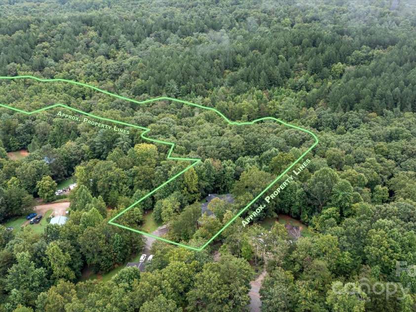 299 Foxtail Heights Drive, Marion, NC 28752.  MLS# CAR4289478, YatesRealty ID 31896. 