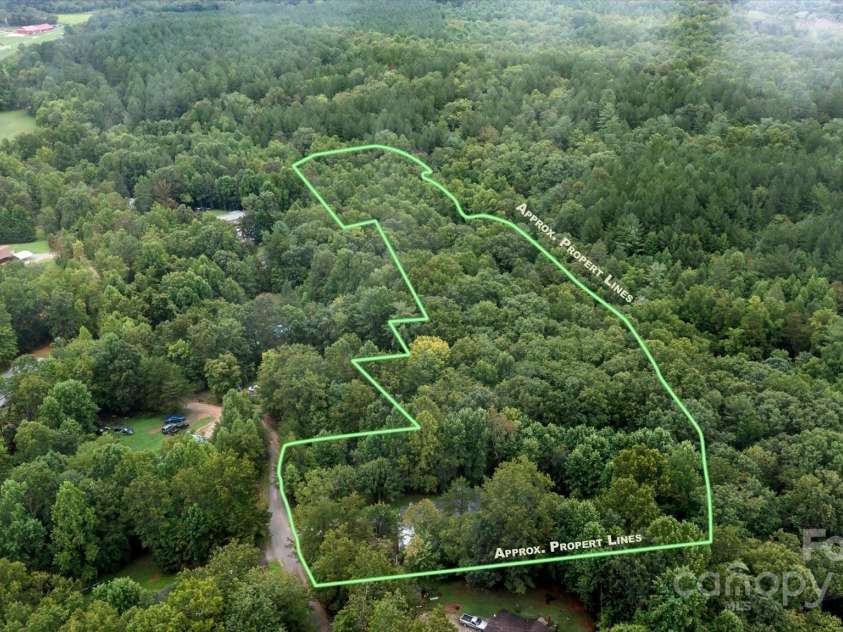 299 Foxtail Heights Drive, Marion, NC 28752.  MLS# CAR4289478, YatesRealty ID 31896. 