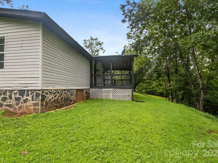 299 Foxtail Heights Drive, Marion, NC 28752.  MLS# CAR4289478, YatesRealty ID 31896. 