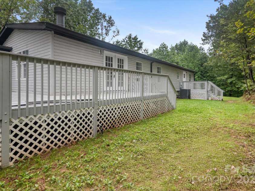 299 Foxtail Heights Drive, Marion, NC 28752.  MLS# CAR4289478, YatesRealty ID 31896. 