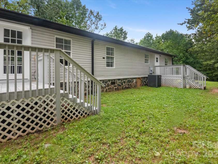 299 Foxtail Heights Drive, Marion, NC 28752.  MLS# CAR4289478, YatesRealty ID 31896. 