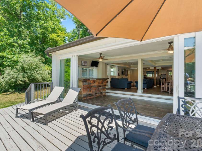 383 Sundown Road, Mooresville, NC 28117.  MLS# CAR4385872, YatesRealty ID 31897. 