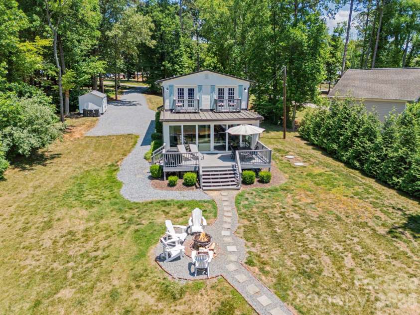 383 Sundown Road, Mooresville, NC 28117.  MLS# CAR4385872, YatesRealty ID 31897. 