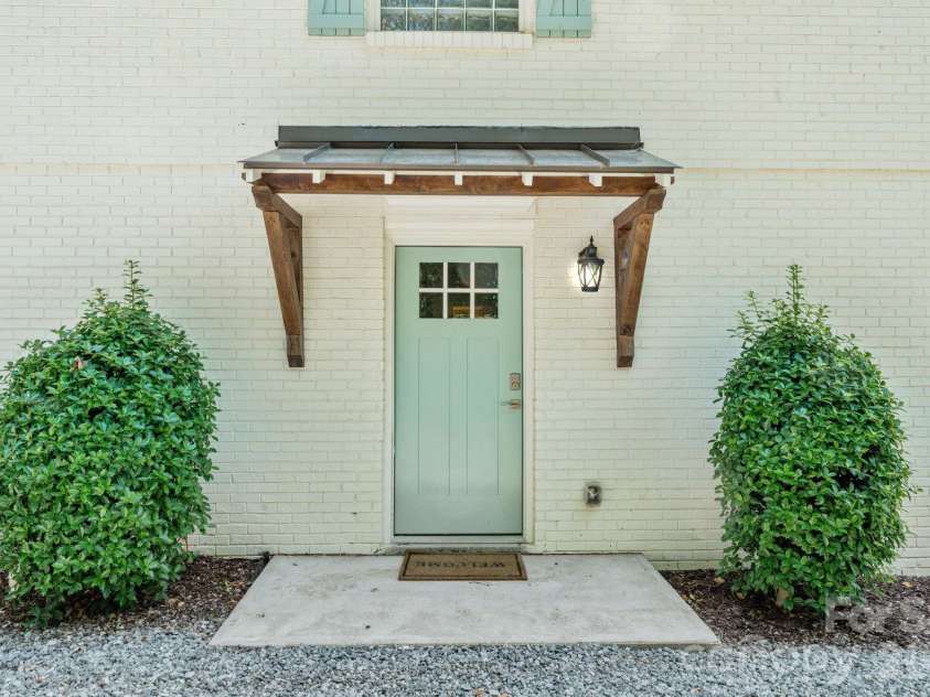 383 Sundown Road, Mooresville, NC 28117.  MLS# CAR4385872, YatesRealty ID 31897. 