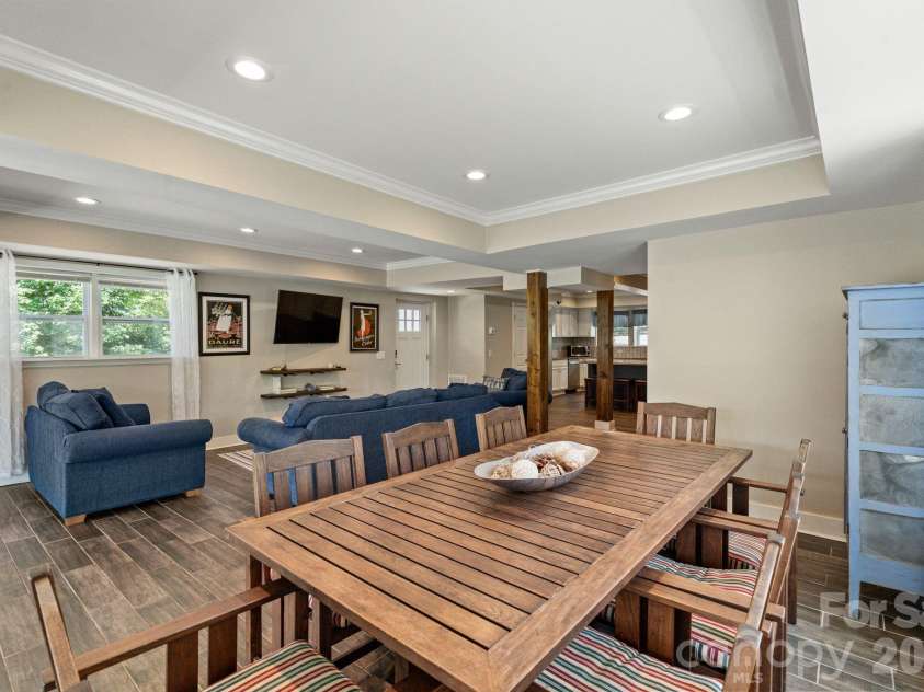 383 Sundown Road, Mooresville, NC 28117.  MLS# CAR4385872, YatesRealty ID 31897. Dedicated dining area
