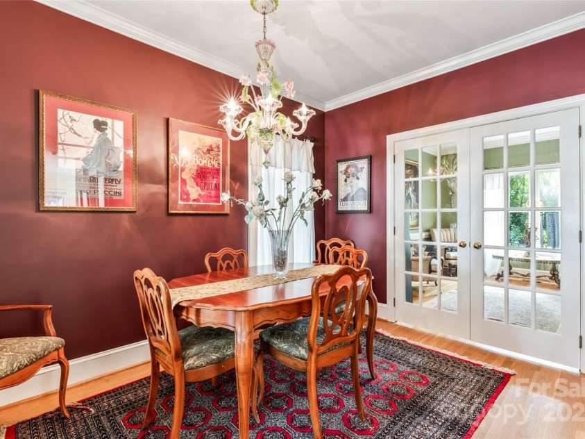 9115 Crofton Springs Drive, Charlotte, NC 28269.  MLS# CAR4289605, YatesRealty ID 31897. Dining