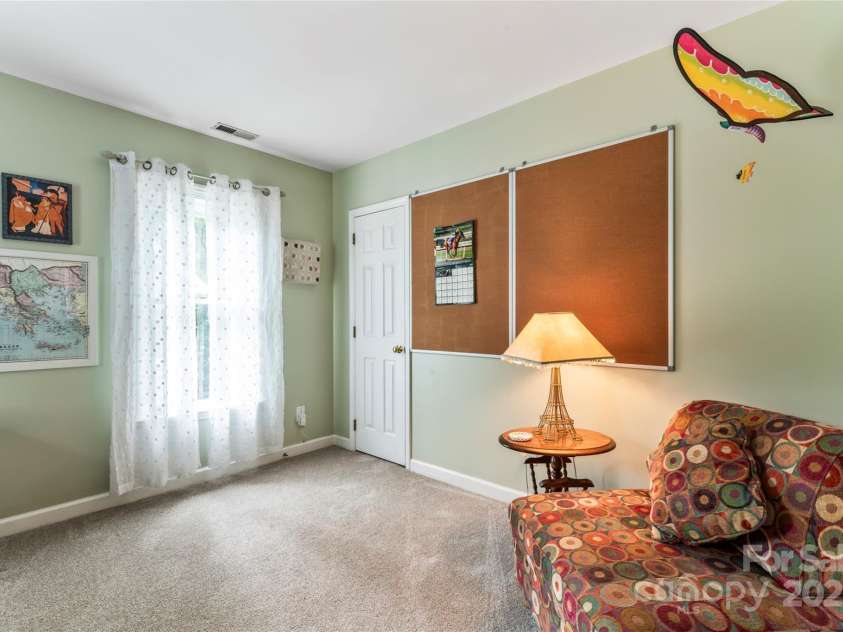 9115 Crofton Springs Drive, Charlotte, NC 28269.  MLS# CAR4289605, YatesRealty ID 31897. Guest Bedroom