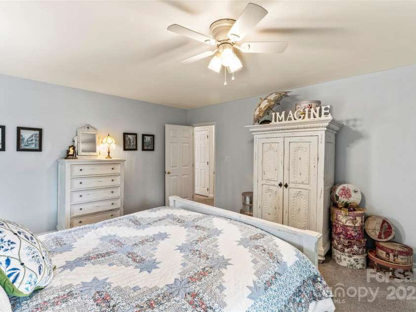9115 Crofton Springs Drive, Charlotte, NC 28269.  MLS# CAR4289605, YatesRealty ID 31897. Guest Bedroom