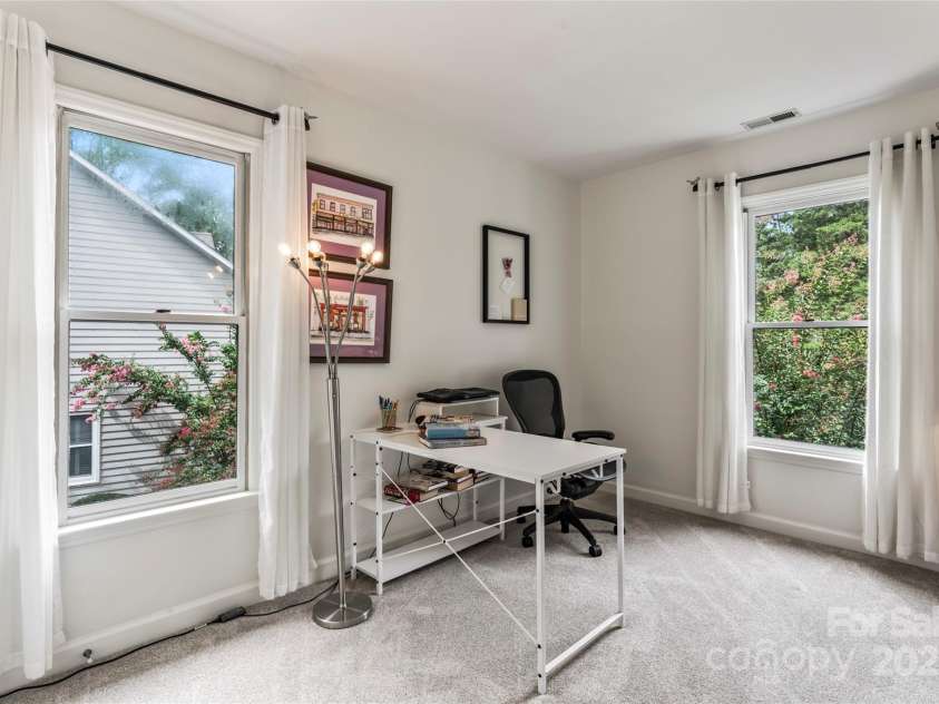 9115 Crofton Springs Drive, Charlotte, NC 28269.  MLS# CAR4289605, YatesRealty ID 31897. Guest Bedroom