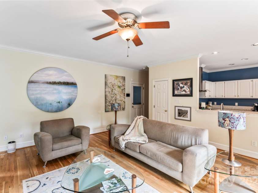 9115 Crofton Springs Drive, Charlotte, NC 28269.  MLS# CAR4289605, YatesRealty ID 31897. Living Room