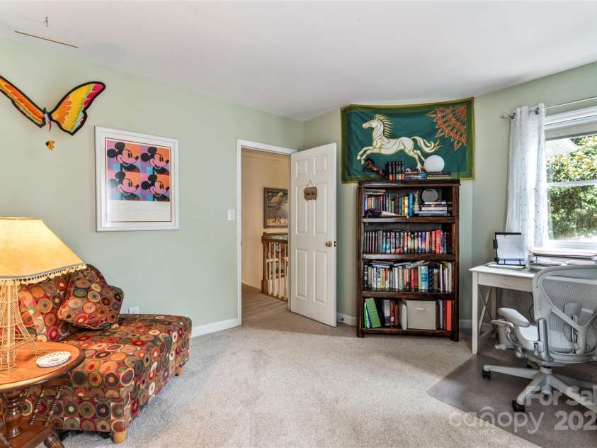 9115 Crofton Springs Drive, Charlotte, NC 28269.  MLS# CAR4289605, YatesRealty ID 31897. Office