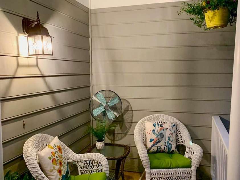 9115 Crofton Springs Drive, Charlotte, NC 28269.  MLS# CAR4289605, YatesRealty ID 31897. Porch