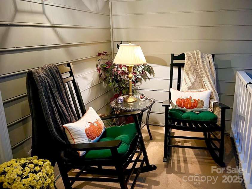 9115 Crofton Springs Drive, Charlotte, NC 28269.  MLS# CAR4289605, YatesRealty ID 31897. Porch