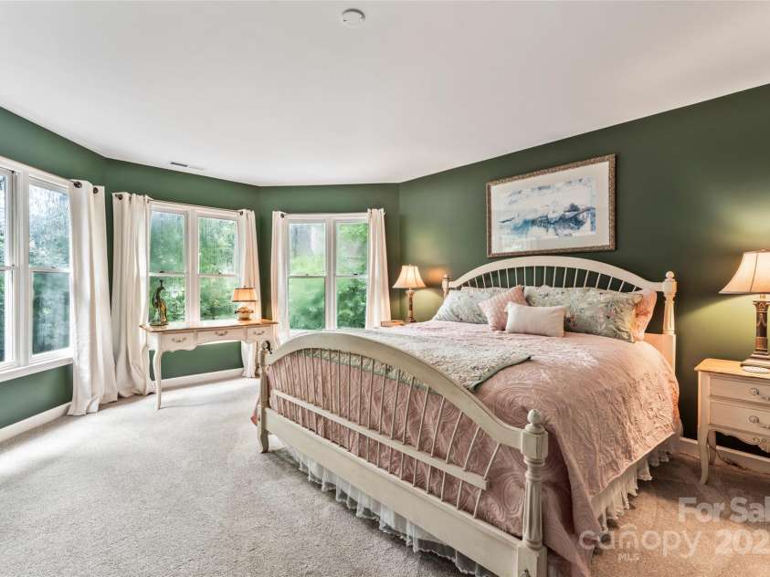 9115 Crofton Springs Drive, Charlotte, NC 28269.  MLS# CAR4289605, YatesRealty ID 31897. Primary Bedroom