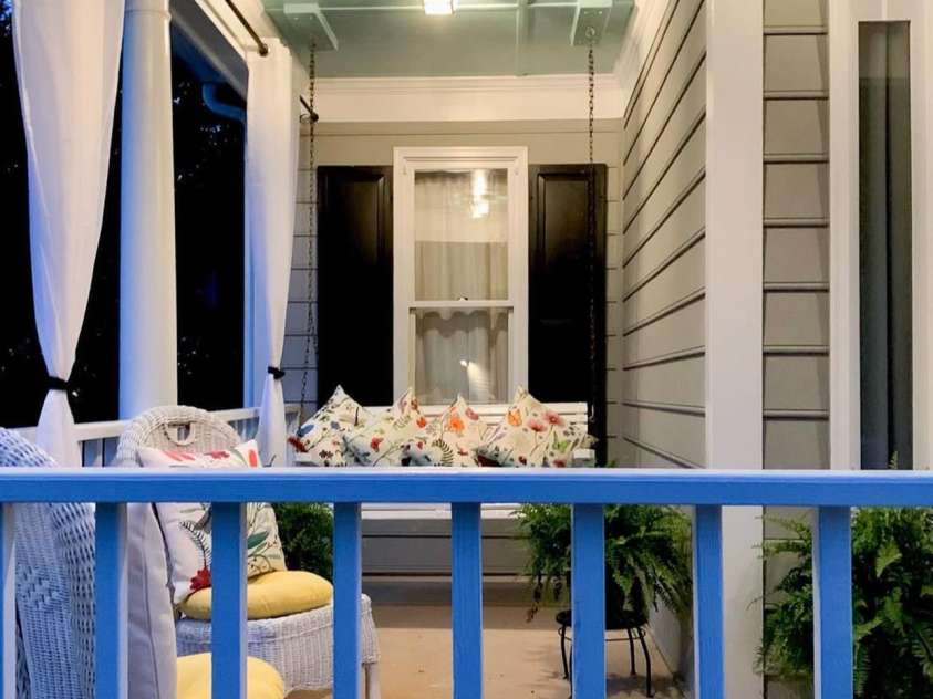 9115 Crofton Springs Drive, Charlotte, NC 28269.  MLS# CAR4289605, YatesRealty ID 31897. Side Porch