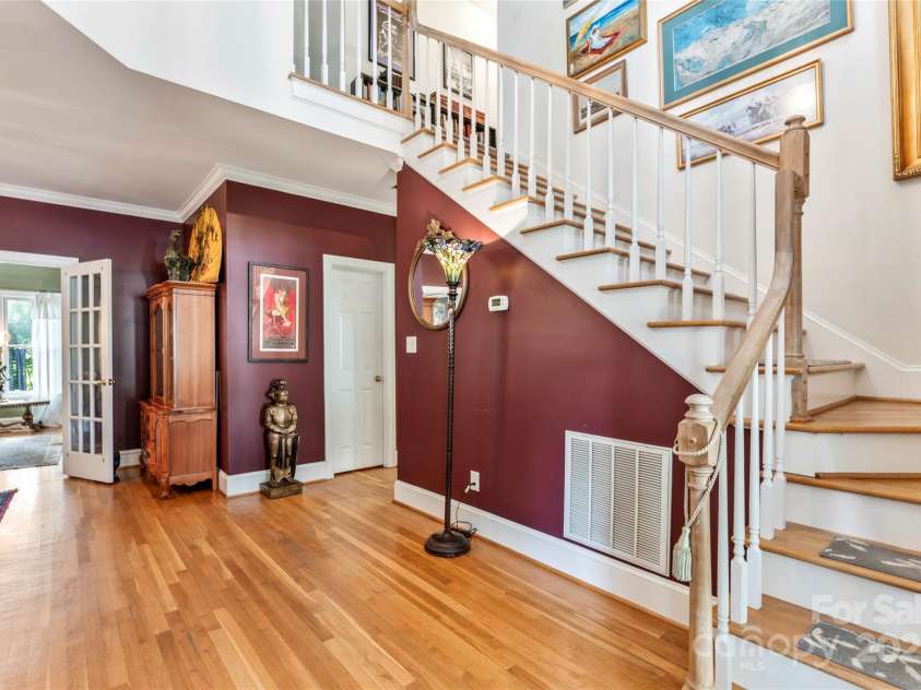 9115 Crofton Springs Drive, Charlotte, NC 28269.  MLS# CAR4289605, YatesRealty ID 31897. Staircase