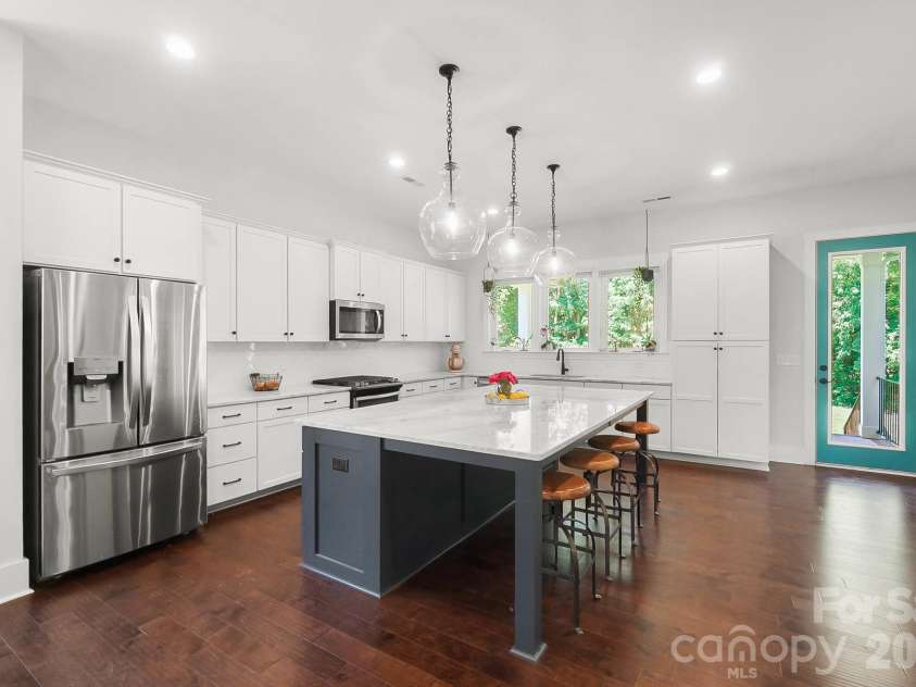 124 Lorenzo Lane, Mooresville, NC 28115.  MLS# CAR4389979, YatesRealty ID 31898. Kitchen