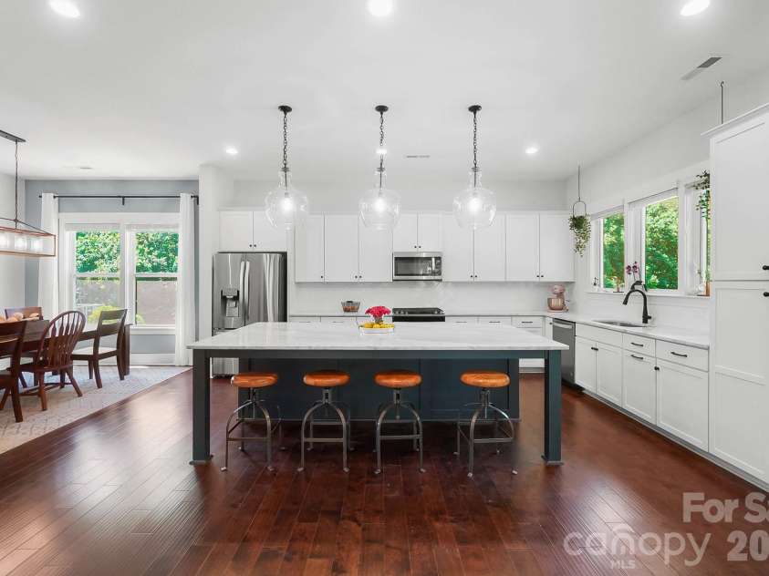 124 Lorenzo Lane, Mooresville, NC 28115.  MLS# CAR4389979, YatesRealty ID 31898. Kitchen