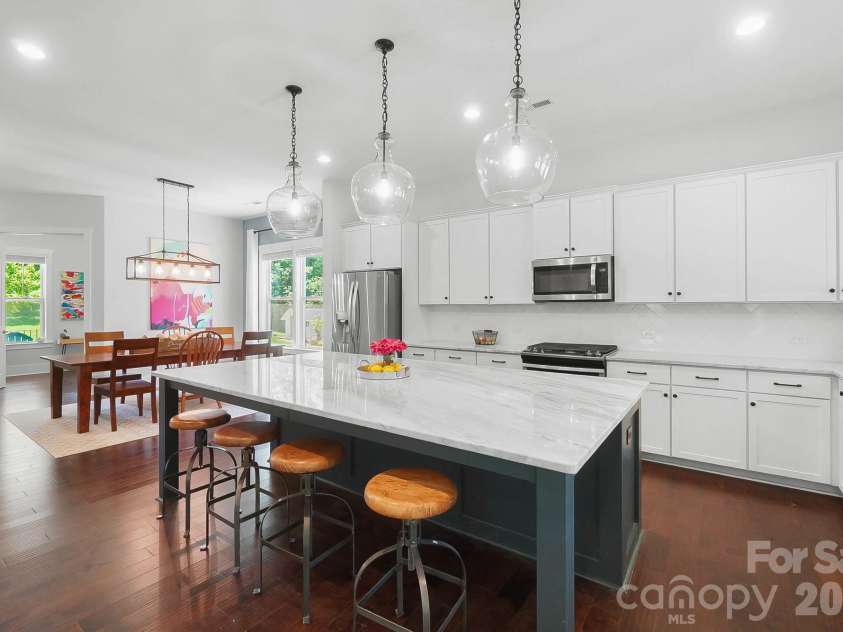 124 Lorenzo Lane, Mooresville, NC 28115.  MLS# CAR4389979, YatesRealty ID 31898. Kitchen