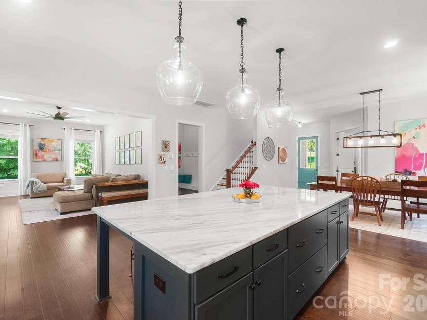 124 Lorenzo Lane, Mooresville, NC 28115.  MLS# CAR4389979, YatesRealty ID 31898. Kitchen