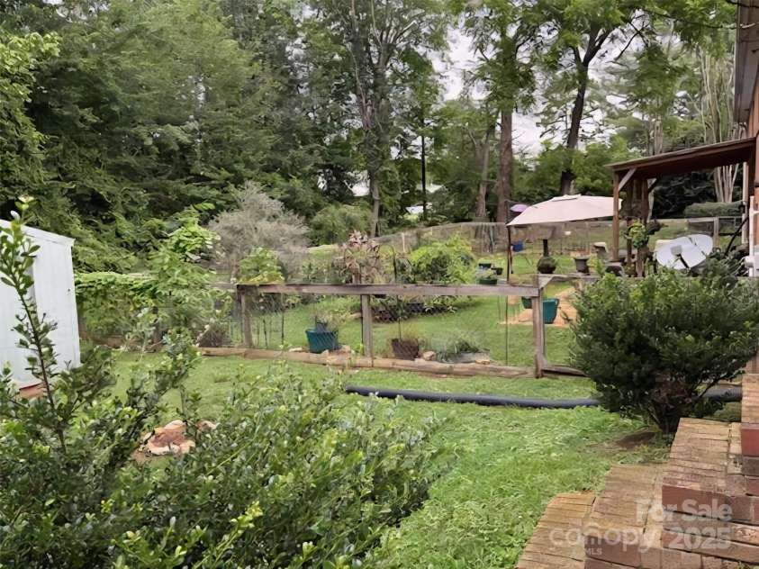 3842 Dowell Street, Hickory, NC 28602.  MLS# CAR4288003, YatesRealty ID 31898. 