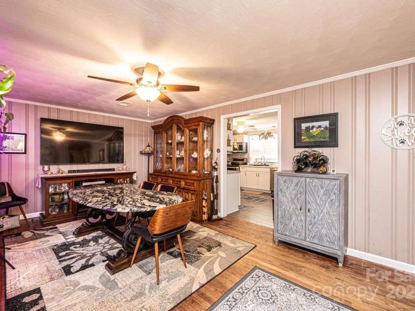 3842 Dowell Street, Hickory, NC 28602.  MLS# CAR4288003, YatesRealty ID 31898. 