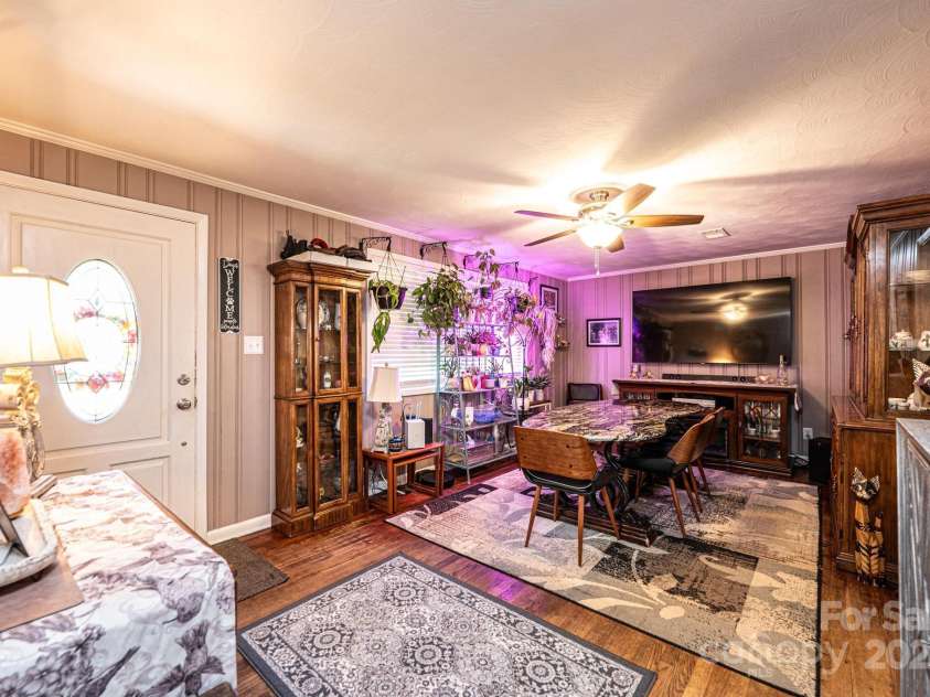 3842 Dowell Street, Hickory, NC 28602.  MLS# CAR4288003, YatesRealty ID 31898. 