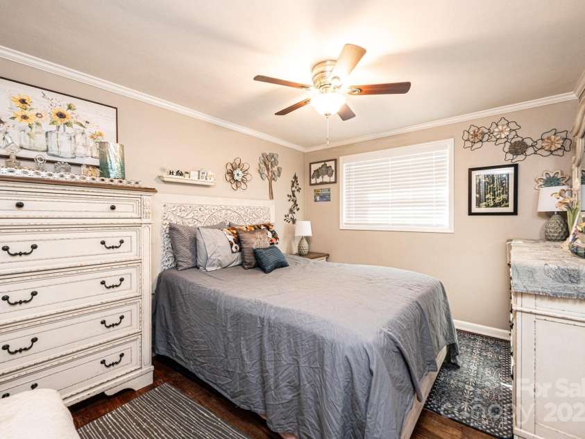 3842 Dowell Street, Hickory, NC 28602.  MLS# CAR4288003, YatesRealty ID 31898. 