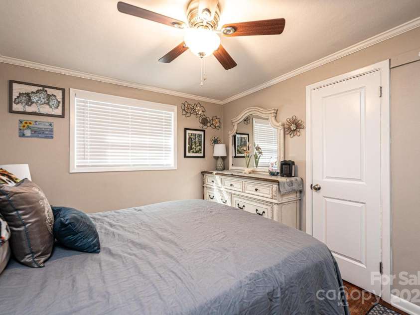 3842 Dowell Street, Hickory, NC 28602.  MLS# CAR4288003, YatesRealty ID 31898. 