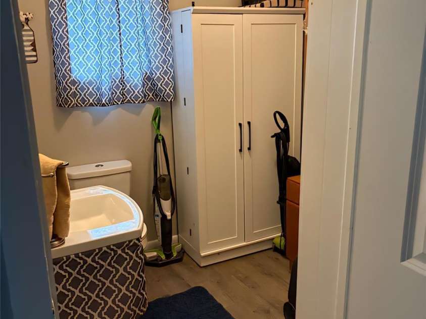 3842 Dowell Street, Hickory, NC 28602.  MLS# CAR4288003, YatesRealty ID 31898. 