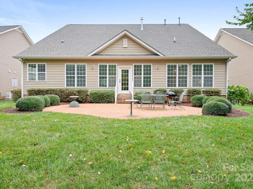 12632 Meetinghouse Drive, Cornelius, NC 28031.  MLS# CAR4287624, YatesRealty ID 31899. 