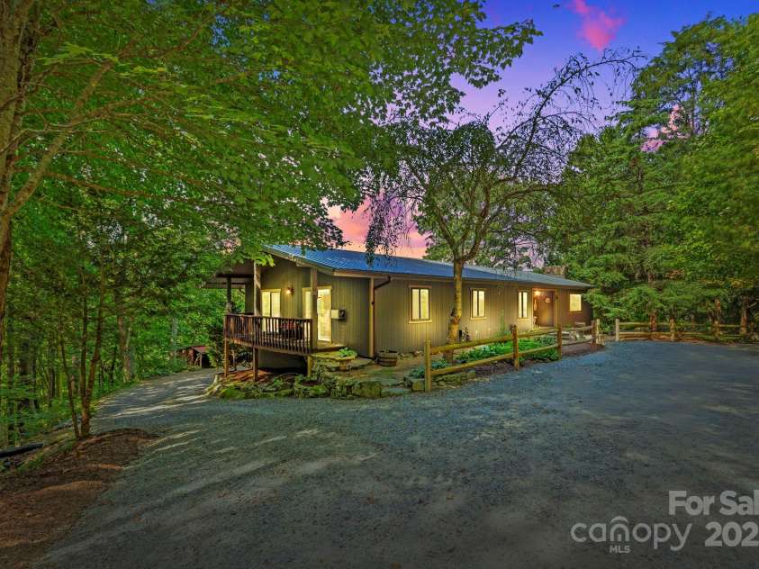 658 Johnson Road, Brevard, NC 28712.  MLS# CAR4300237, YatesRealty ID 319. 