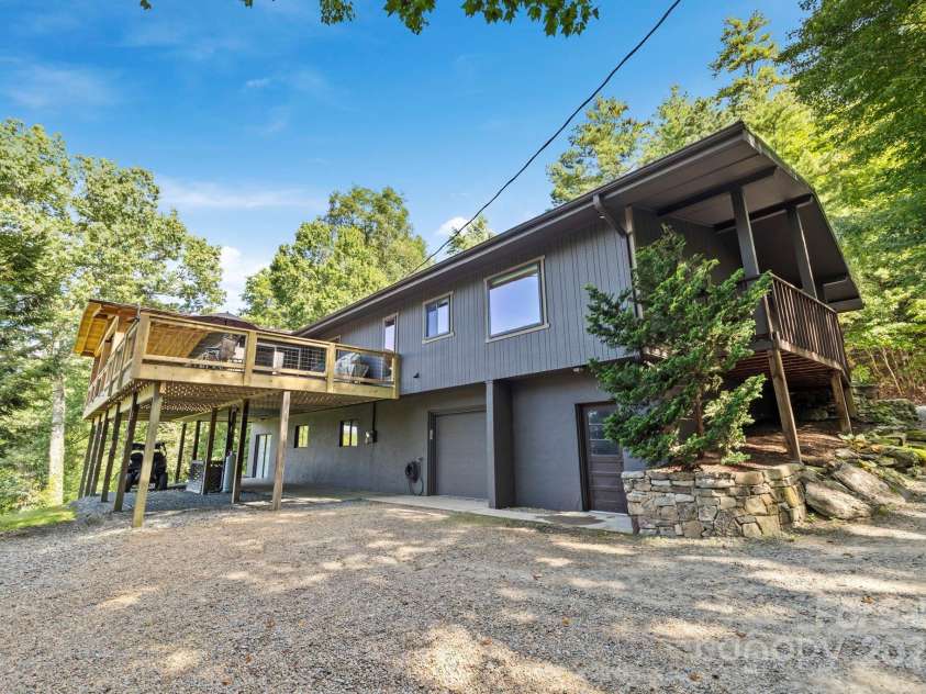 658 Johnson Road, Brevard, NC 28712.  MLS# CAR4300237, YatesRealty ID 319. 