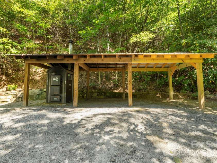 658 Johnson Road, Brevard, NC 28712.  MLS# CAR4300237, YatesRealty ID 319. EPA rated wood stove is very energy efficient 